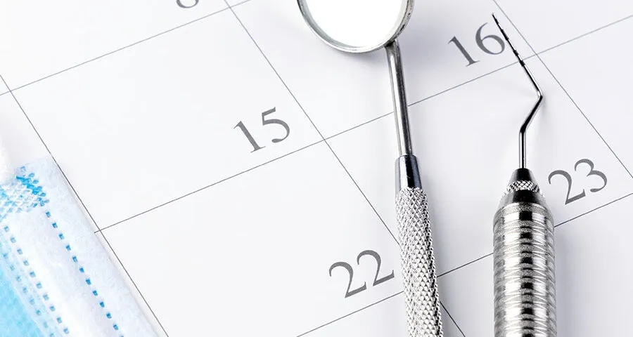 Czy podczas okresu można iść do dentysty? Odpowiedzi na ważne pytania