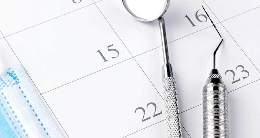 Czy podczas okresu można iść do dentysty? Odpowiedzi na ważne pytania